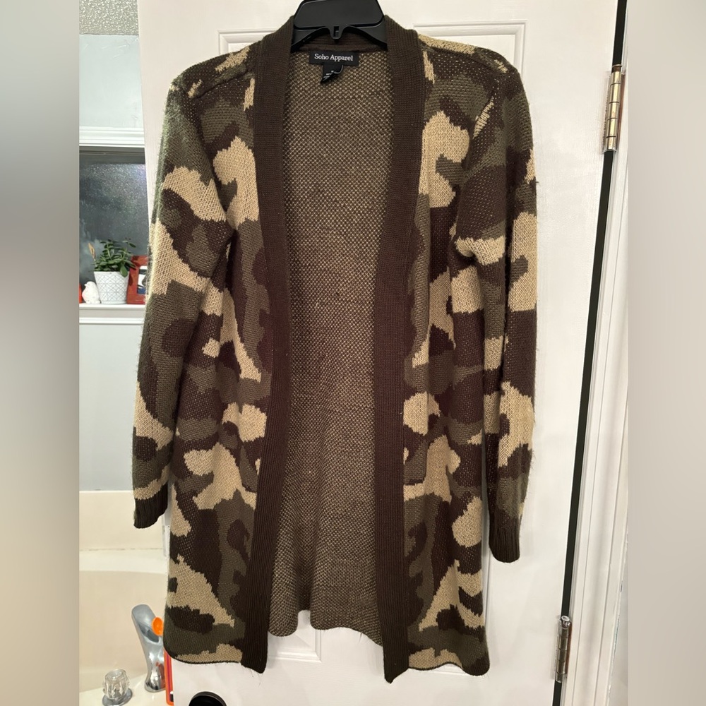 Women’s camo cardi size medium brand Soho Apparel ( bought at boutique)